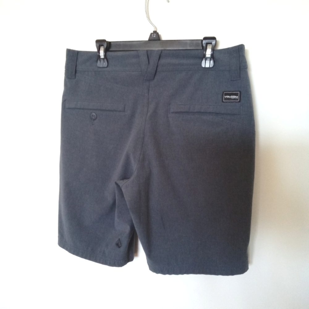 Volcom Shorts with Pockets - Picture 8 of 8